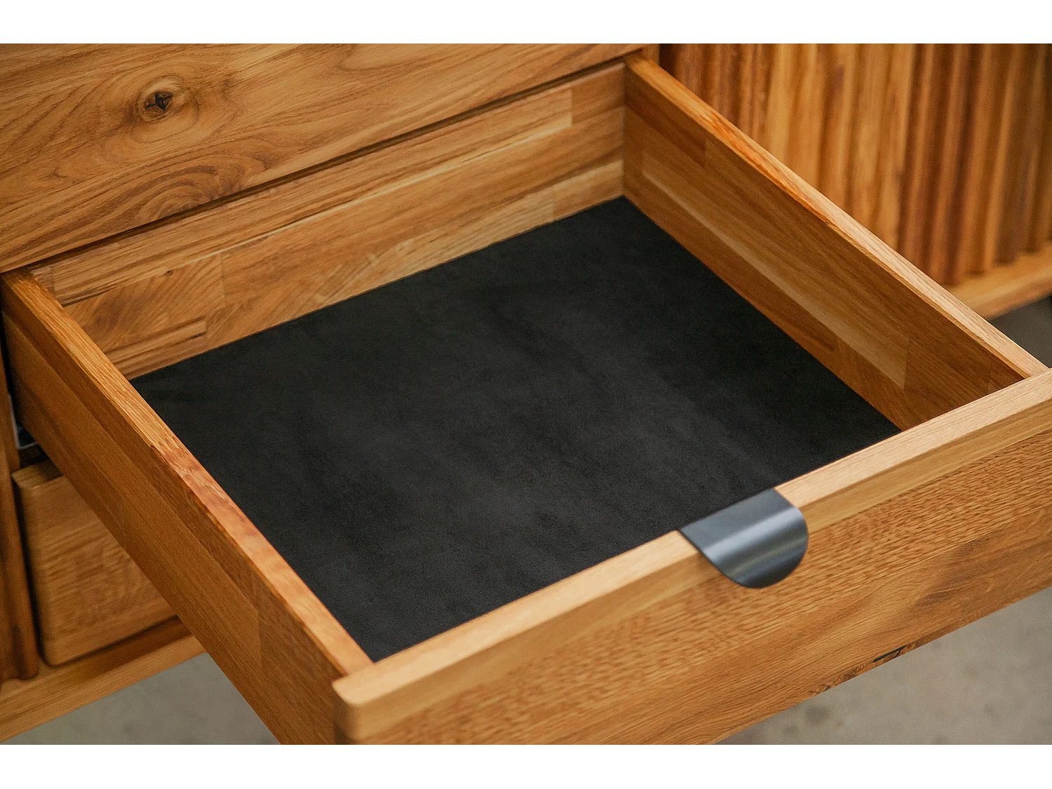 KULA - Kommode 100% aus massivem Holz aus Wildeiche, naturgeölt