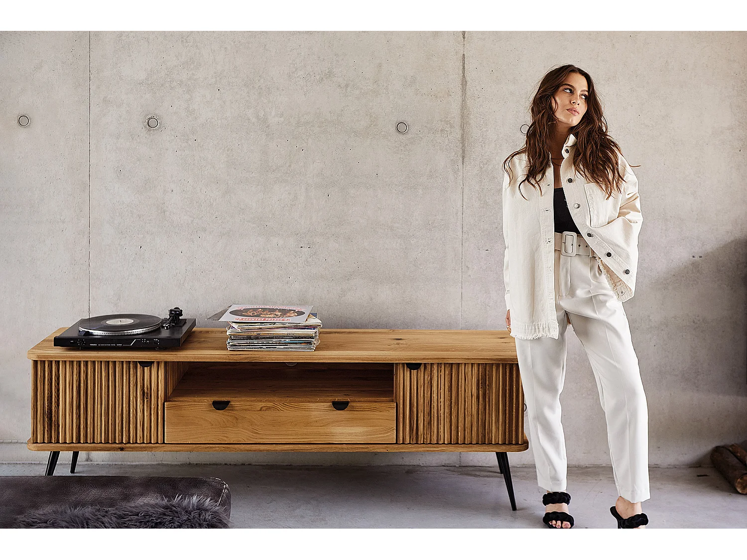 KULA - TV-Möbel mit Schublade aus Wildeiche naturgeölt