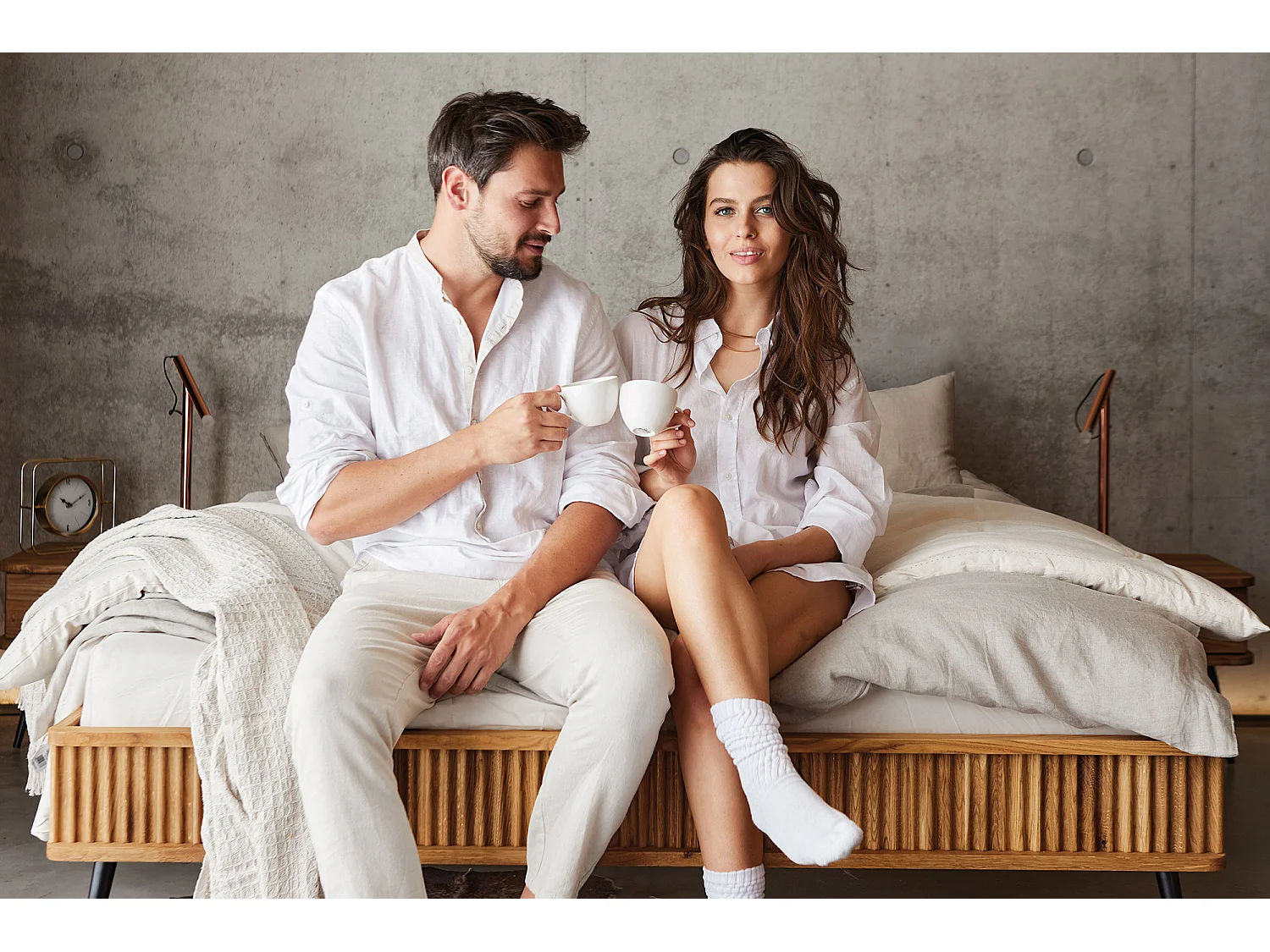 KULA - Cadre de lit sans tête de lit 160 x 200 en chêne sauvage huilé naturel