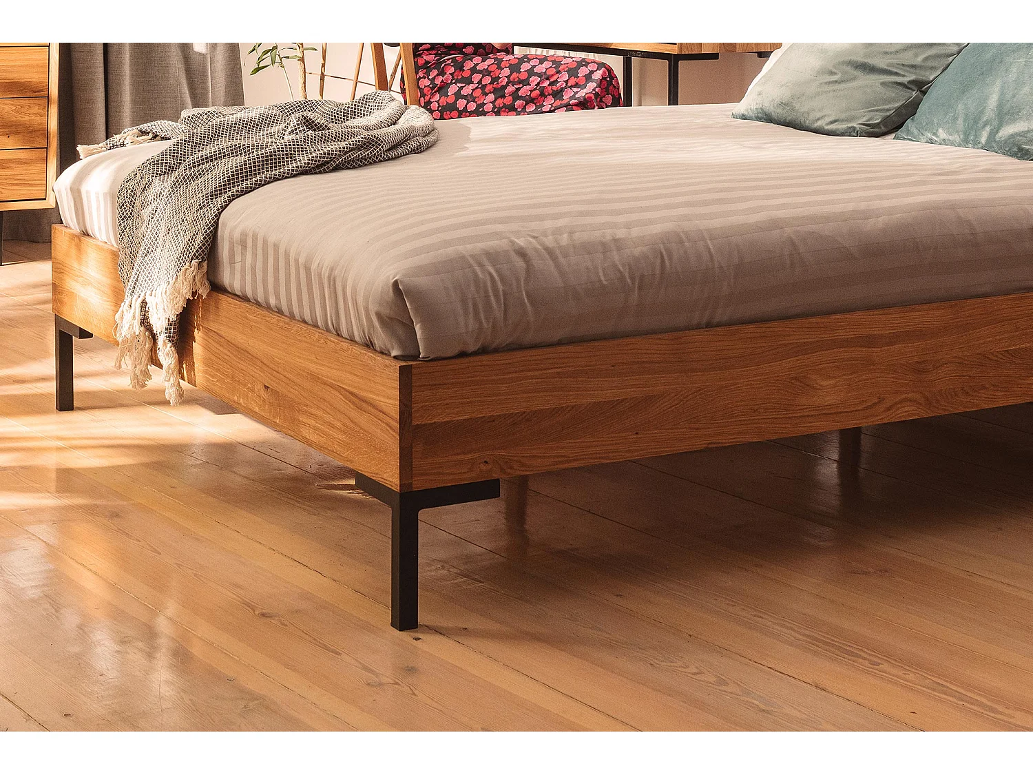 ABIES - Bettgestell mit Holzkopfteil 100 x 200 aus Wildeiche naturgeölt