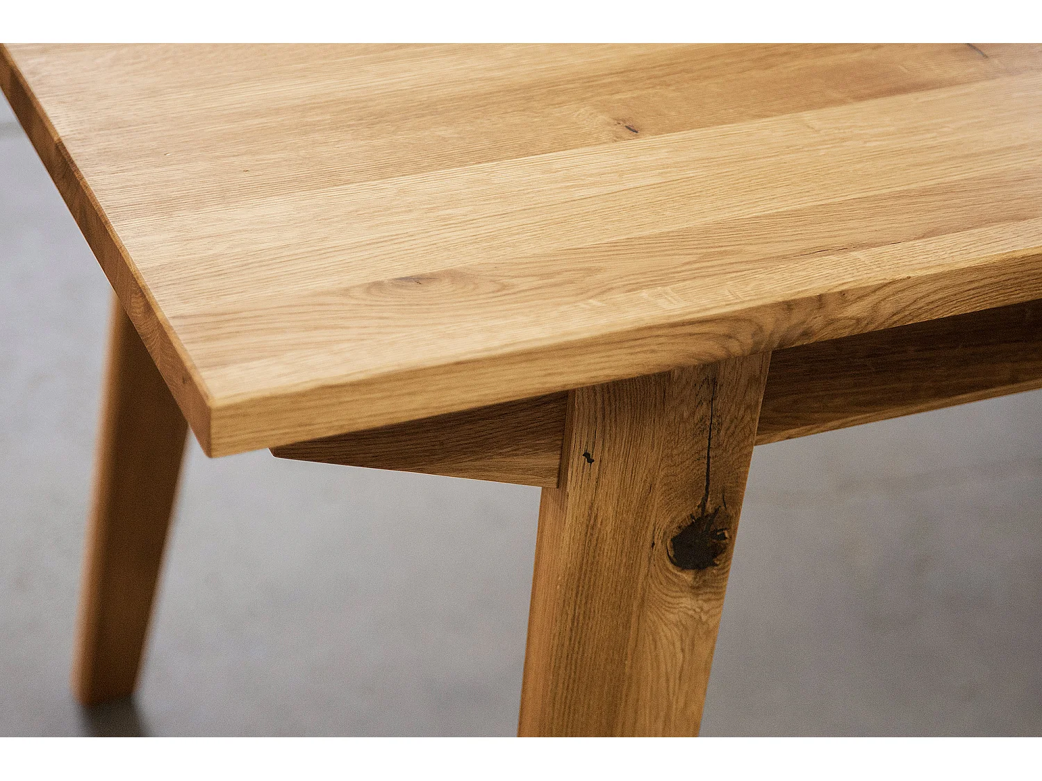 RETRO - Tisch aus Wildeiche, naturgeölt 90x170