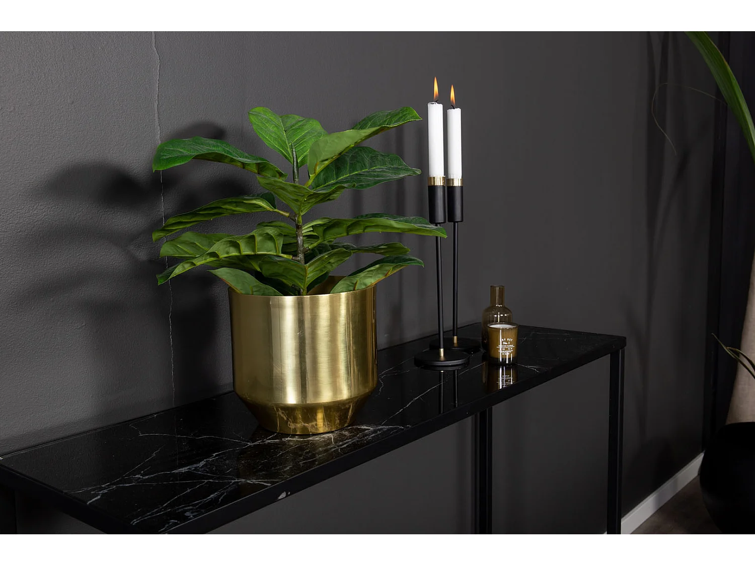 Dipp Table console 30x100 cm, verre, finition marbre noir.
