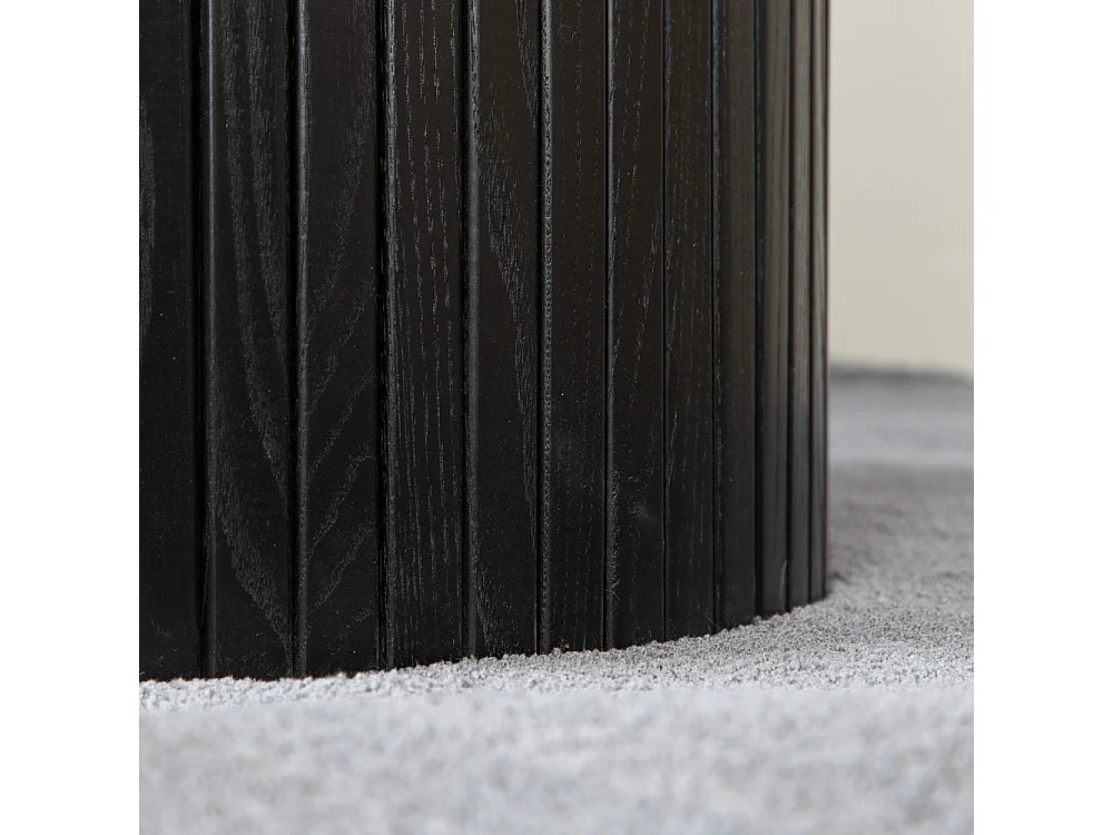 Bianca eetkamertafel Ø110cm zwart eik fineer.