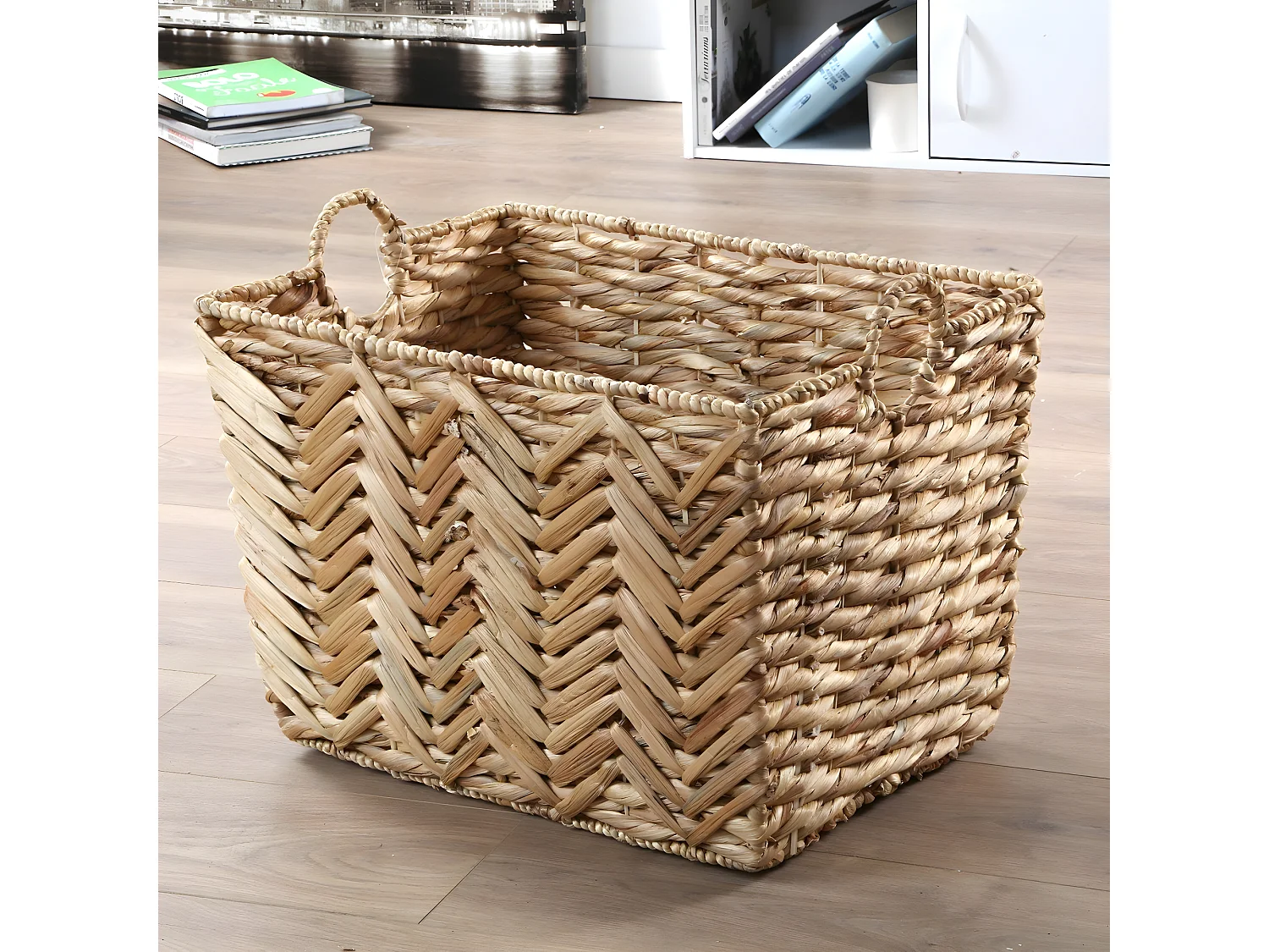 Hoge mand van waterhyacint - H37 cm