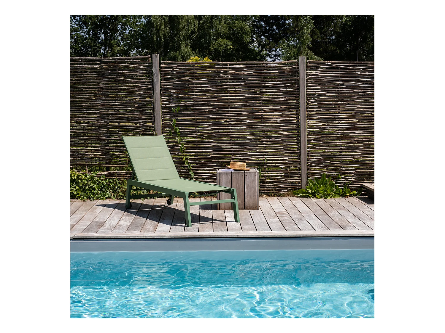 Bain de soleil BARBADOS en textilène vert sauge - aluminium vert sauge - HAPPY GARDEN