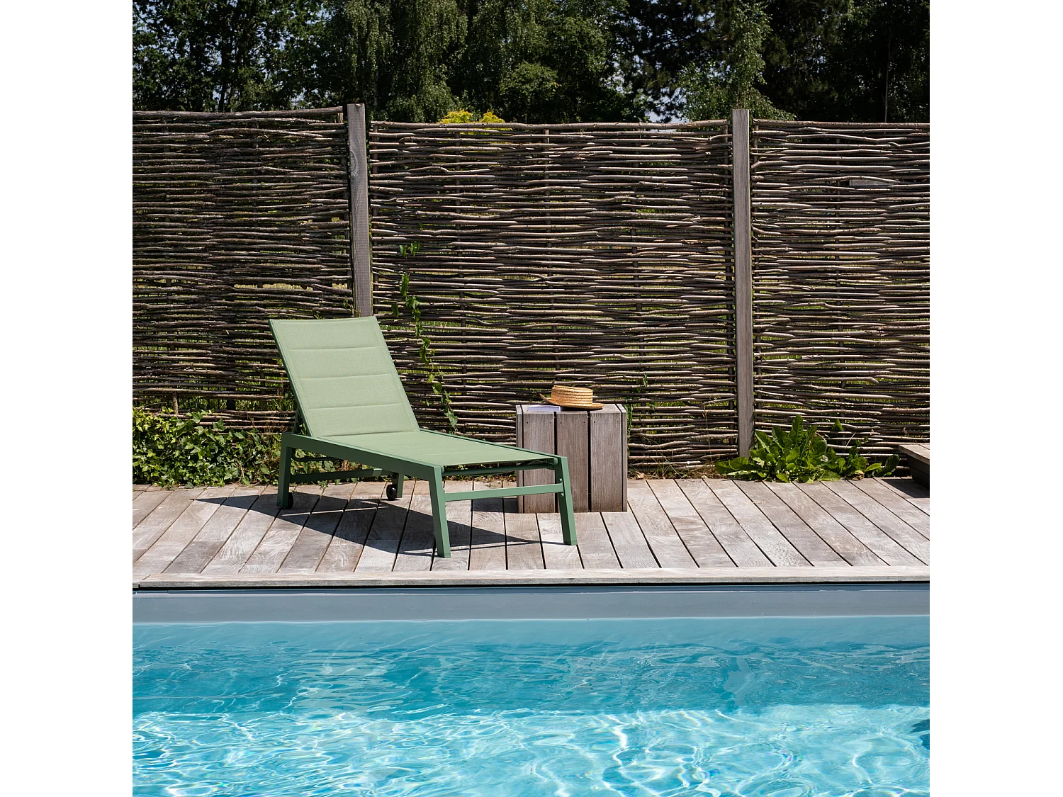 Bain de soleil BARBADOS en textilène vert sauge - aluminium vert sauge - HAPPY GARDEN