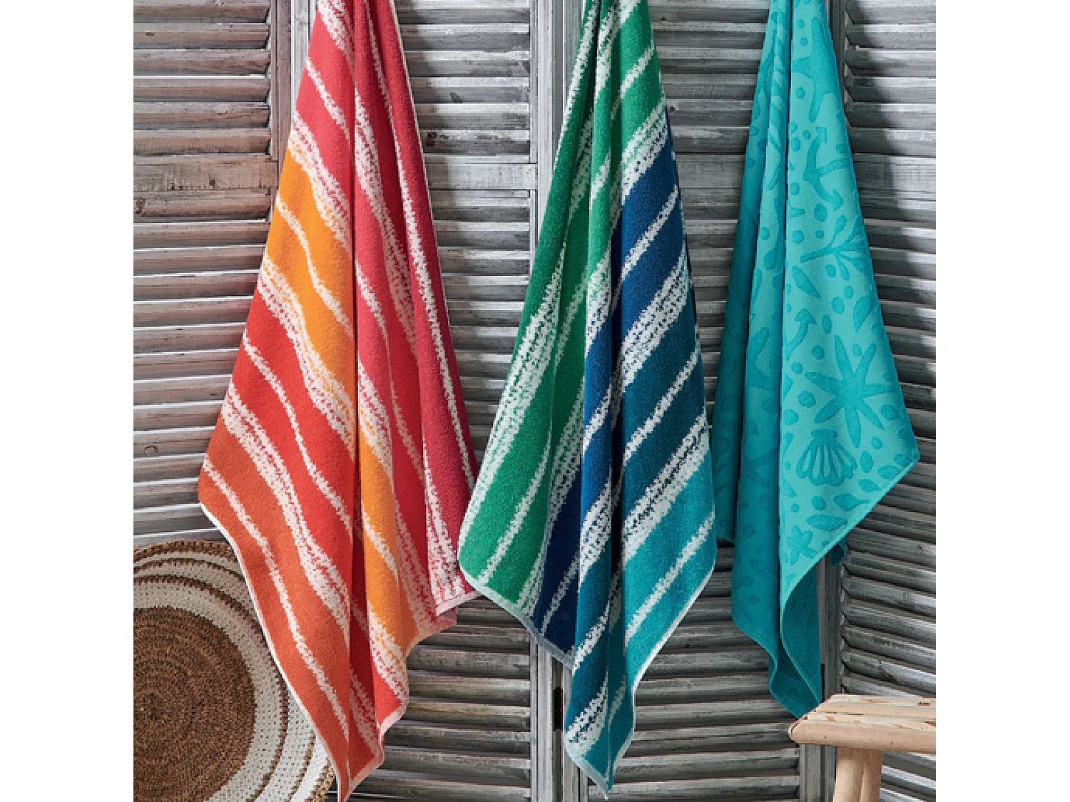 Drap de plage en éponge coton 480 g/m² 75x150 cm LOVINA vert