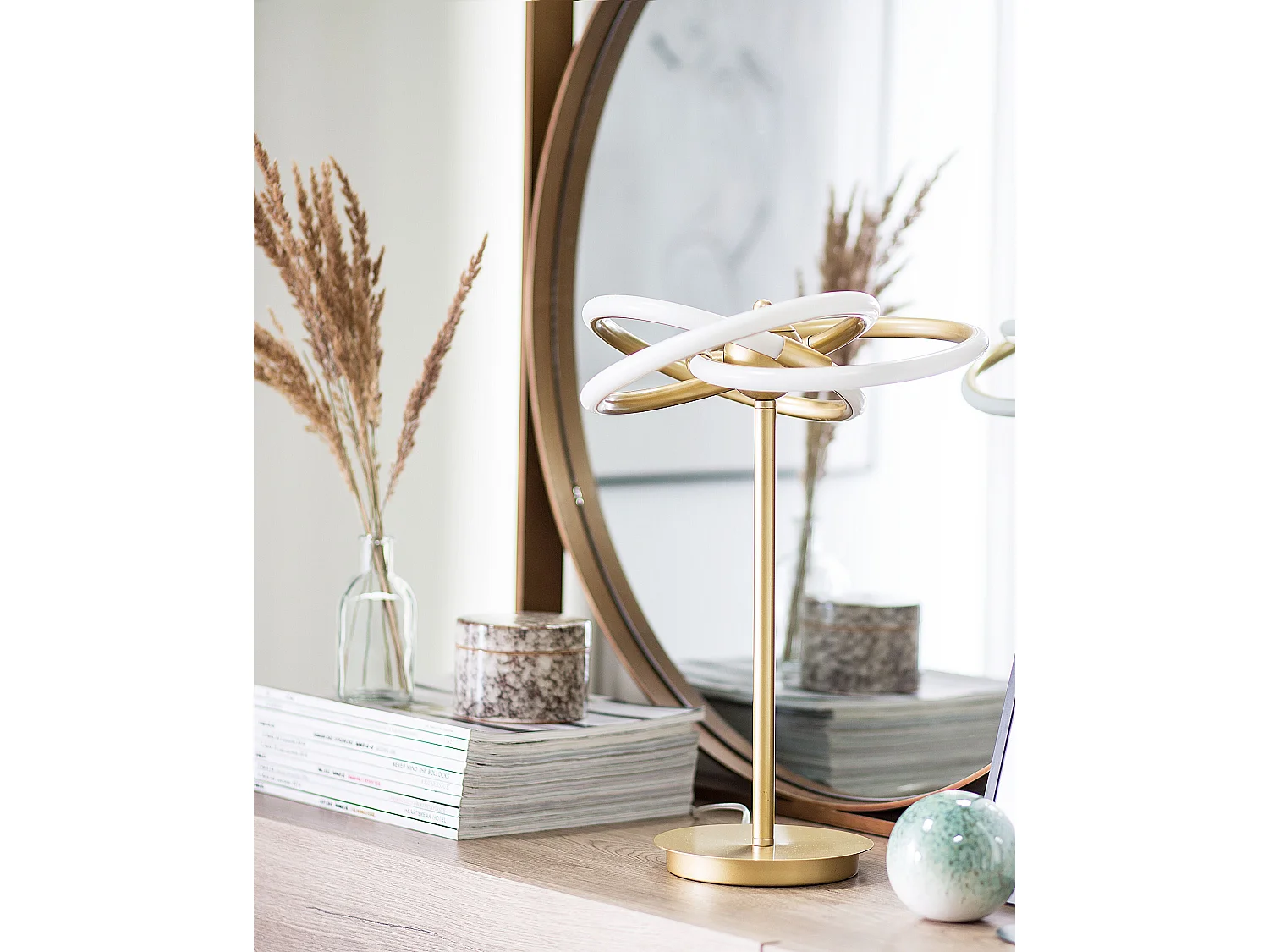 Candeeiro de mesa dourado LED AKAN