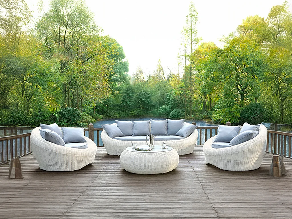 Conjunto de jardín de resina trenzada color marfil: Sofá, 2 sillones y mesa de centro - WHITEHEAVEN