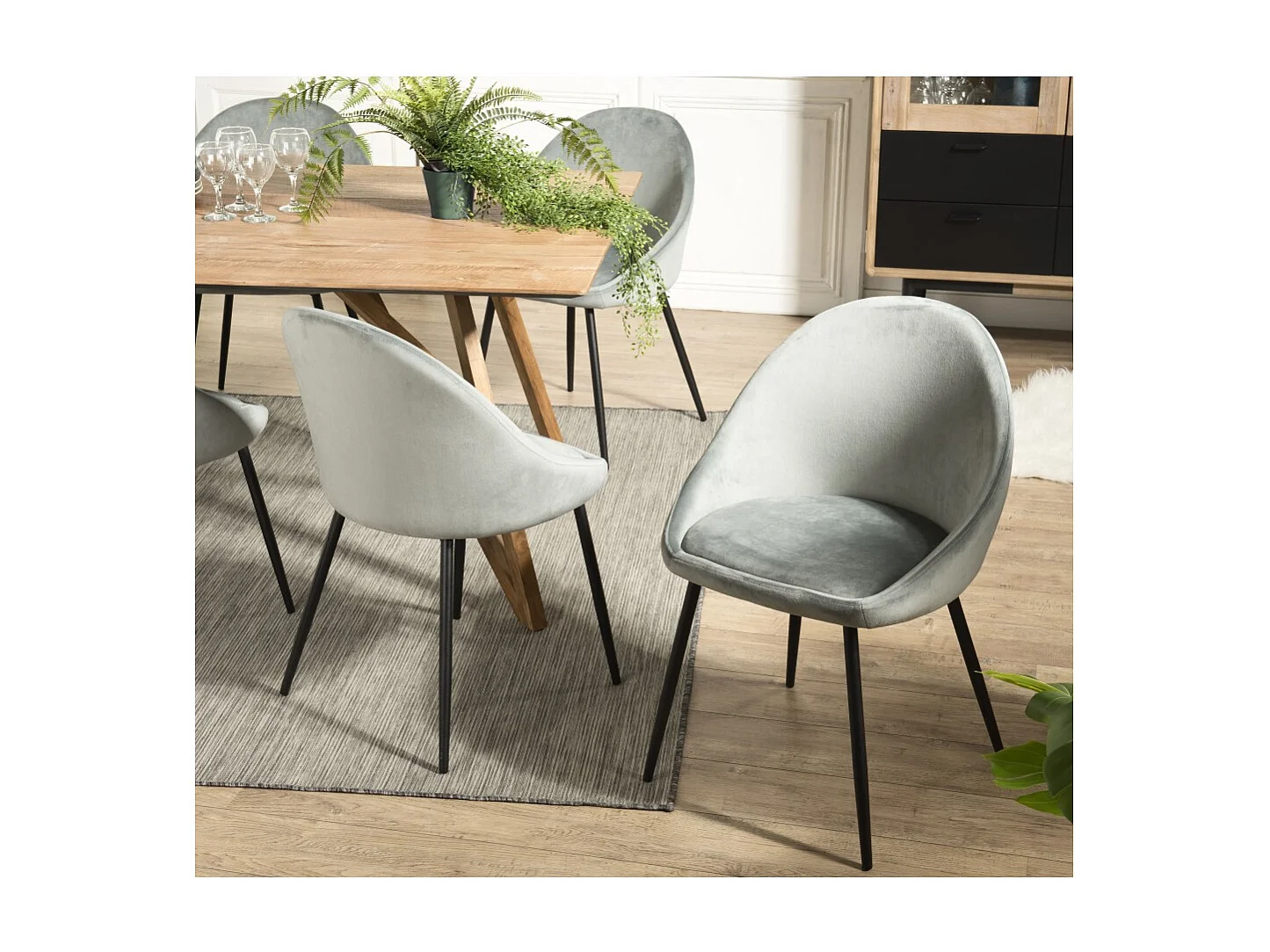 TOM - Lot de 2 chaises tissu velours vert jade pieds métal noir