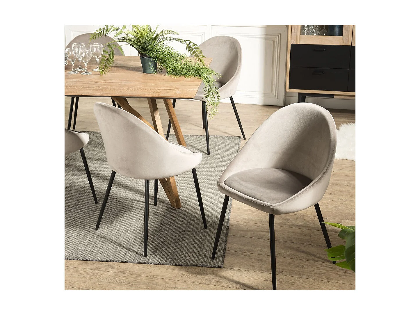 TOM - Lot de 2 chaises tissu velours chamois beige pieds métal noir