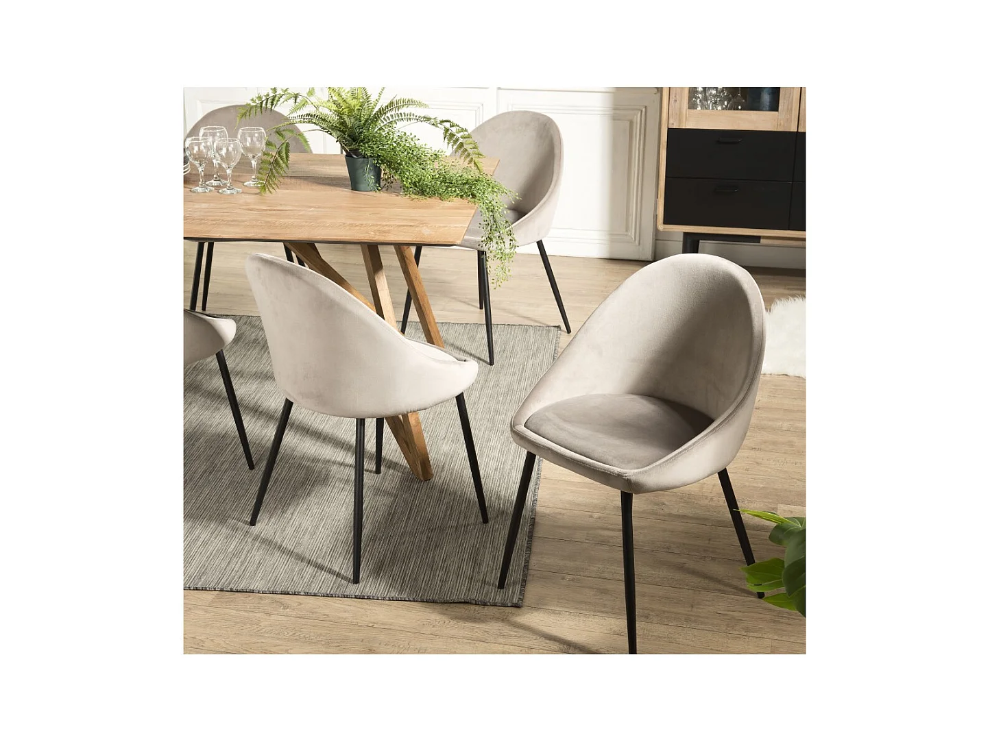 TOM - Lot de 2 chaises velours chamois beige pieds métal noir