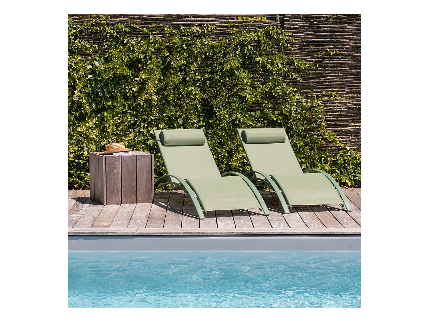 Lot de 2 transats GALAPAGOS en textilène vert sauge - aluminium vert sauge - HAPPY GARDEN
