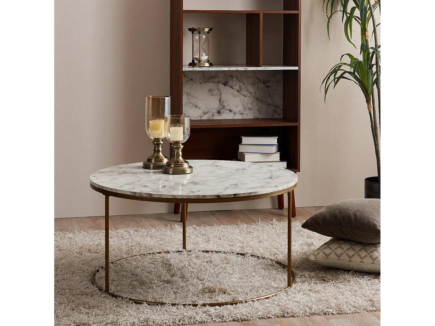 Table basse ronde en bois effet faux marbre pieds métal doré laiton