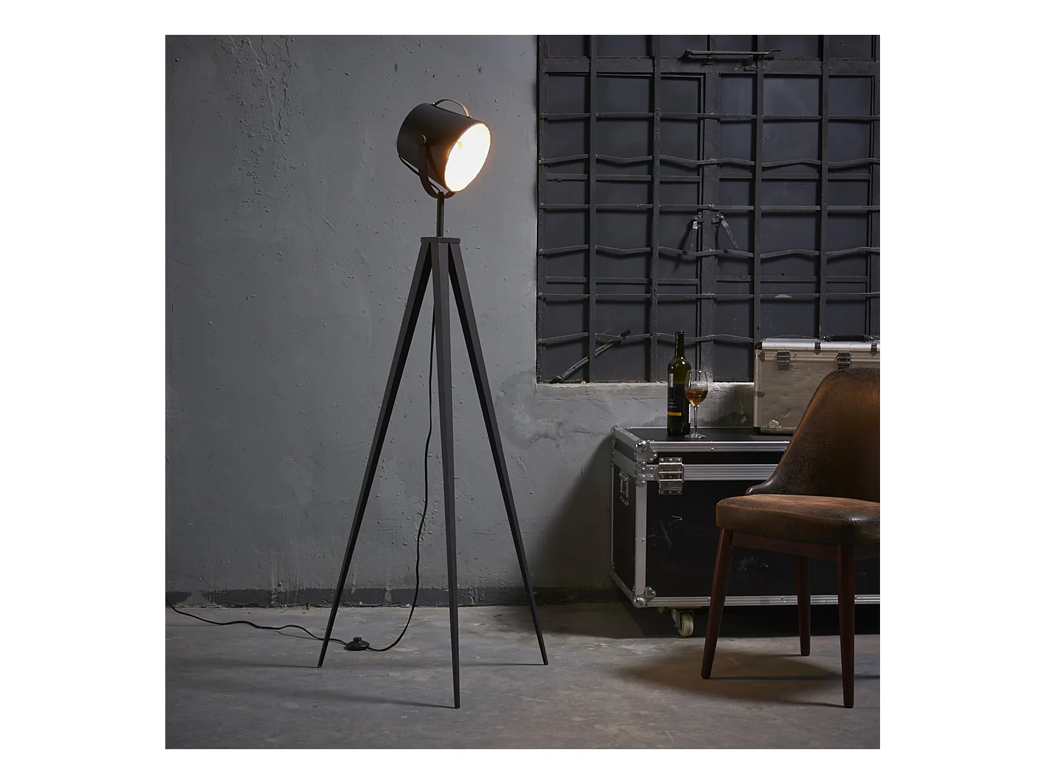 Lampadaire trépied lampe de salon rétro projecteur abat-jour noir doré Artiste