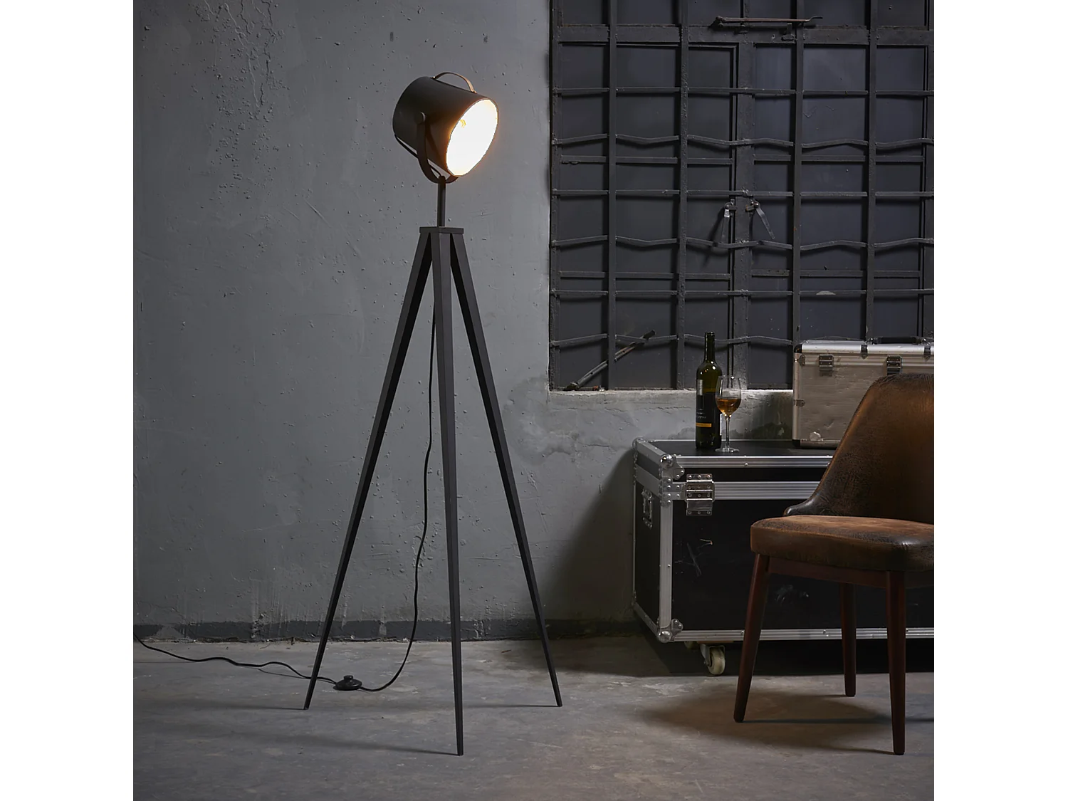 Teamson Home Artiste Modern Statief Vloerlamp - Zwart/Goud - Metaal Poten