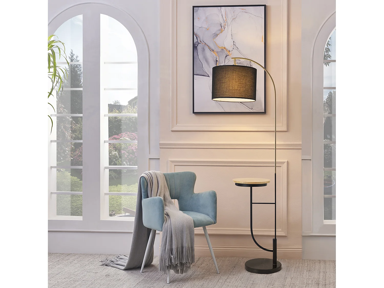 lampadaire Danna Arc avec port USB, table en bois, base en marbre