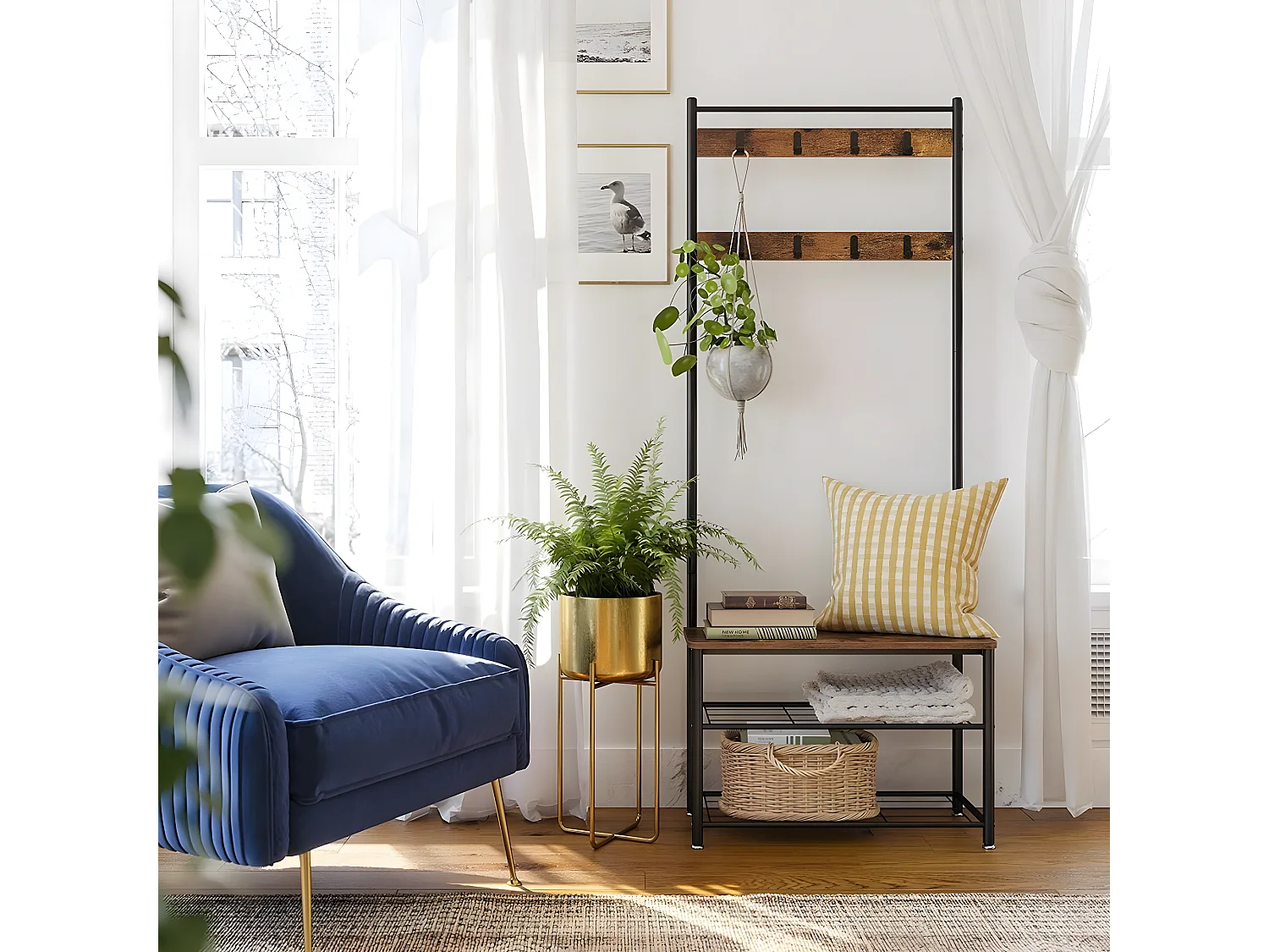 Vestiaire d'entrée avec patères et banc chaussures