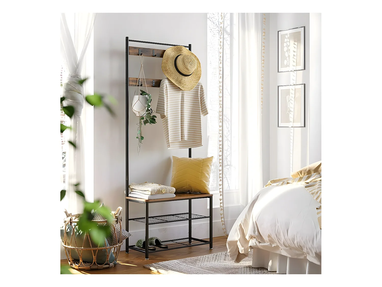 Vestiaire d'entrée avec patères et banc chaussures