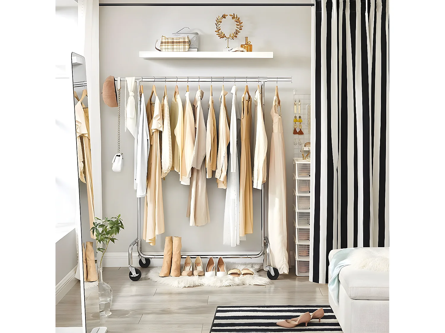 Porta abiti con asta estensibile da 110-150 cm su ruote