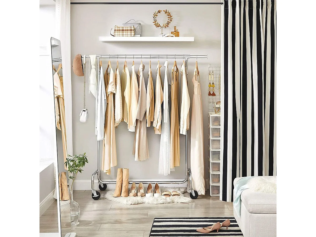 Porta abiti con asta estensibile da 110-150 cm su ruote