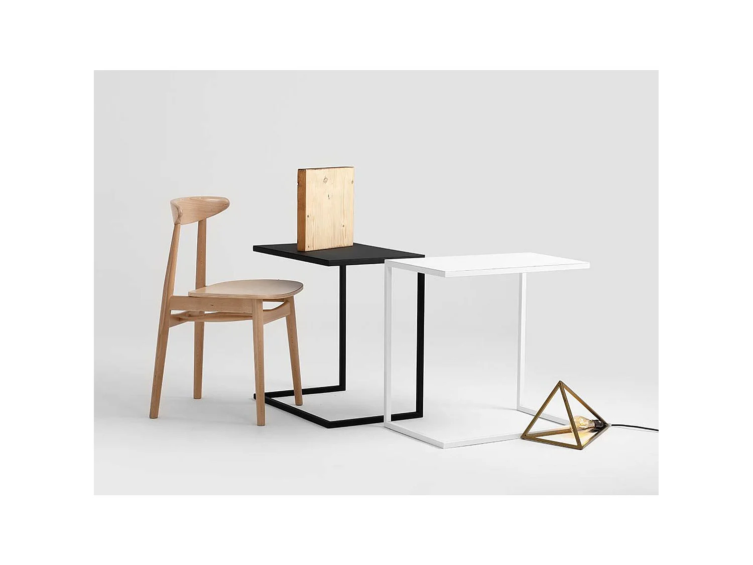 Table d'appoint lupe