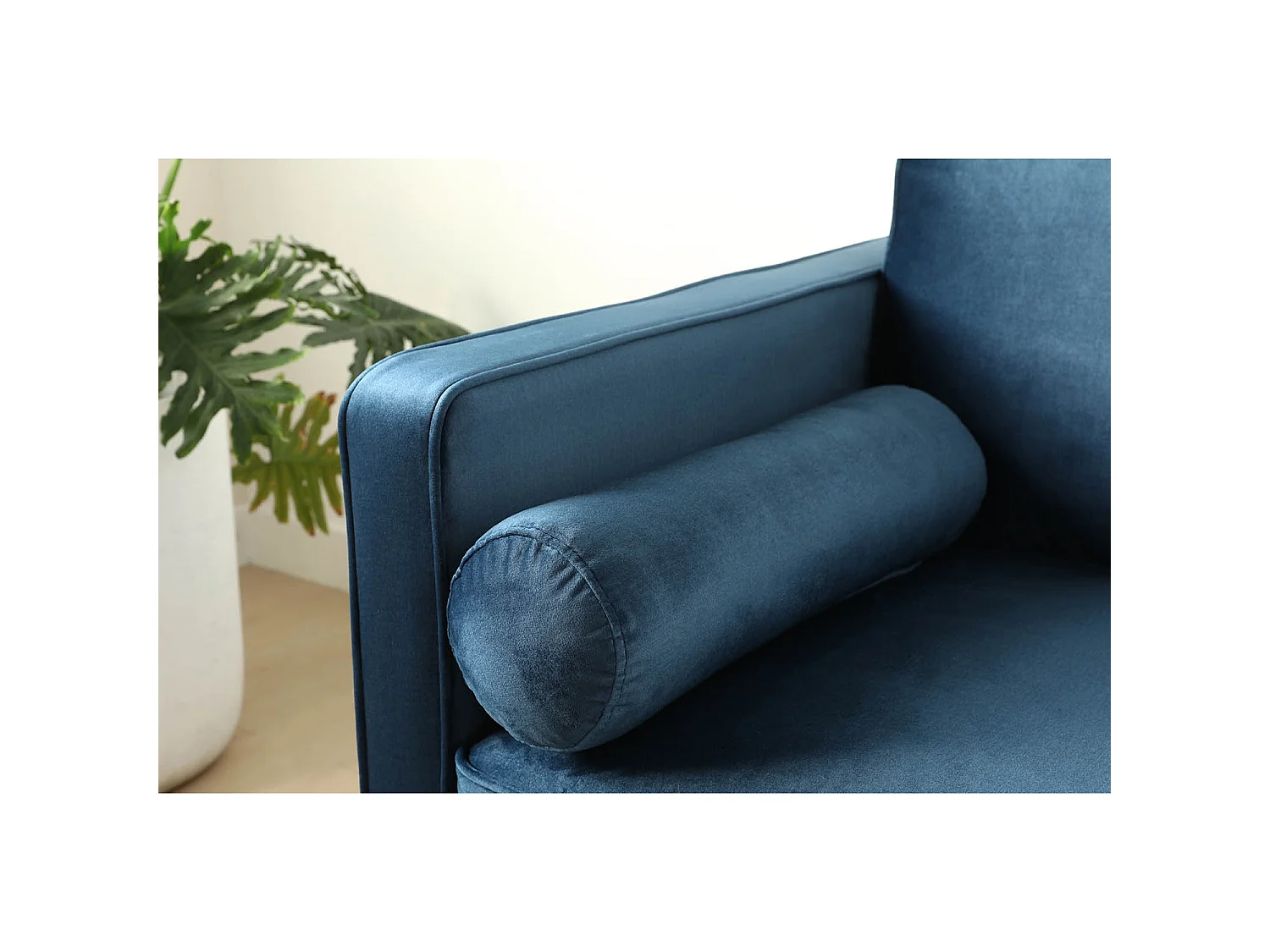 Canapé 3 places en velours bleu NALHA