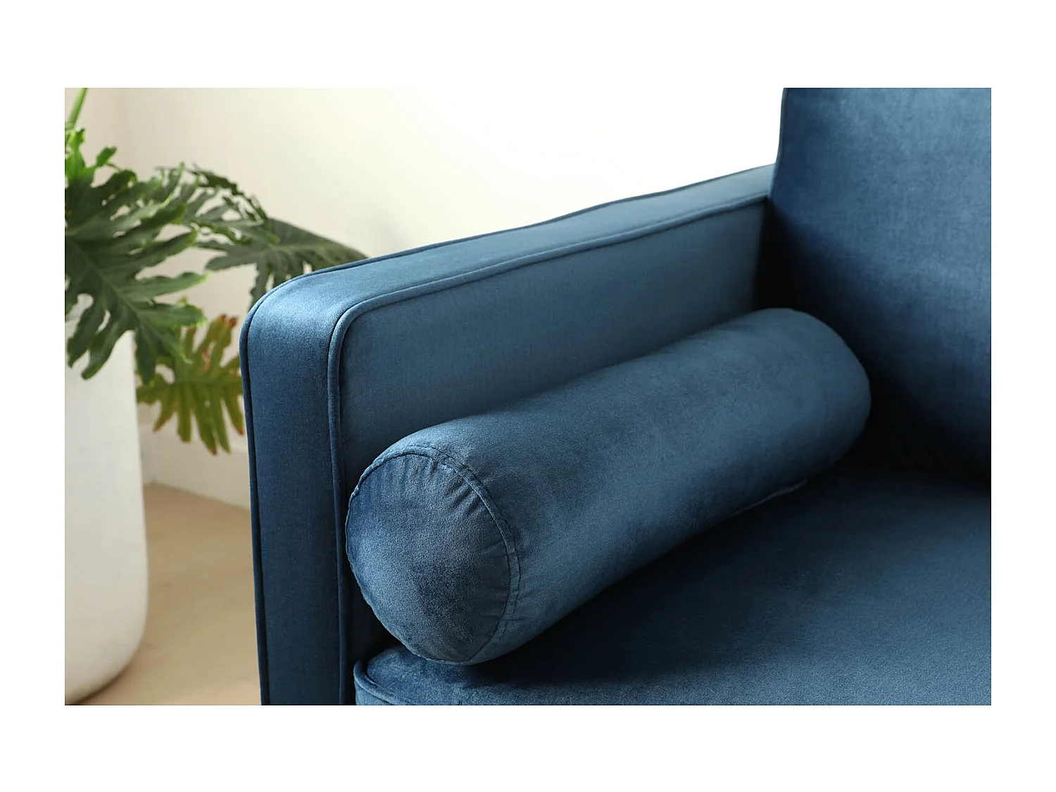 Canapé 3 places en velours bleu NALHA