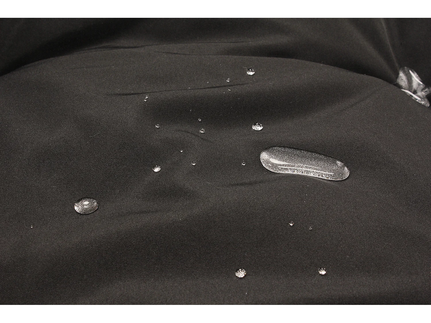 Ei-Sessel mit Fuß aus Kunstharz mit Rattan-Effekt, schwarz JANE