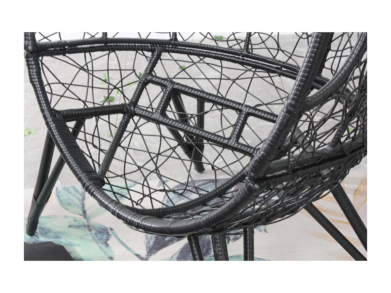 Ei-Sessel mit Fuß aus Kunstharz mit Rattan-Effekt, schwarz JANE