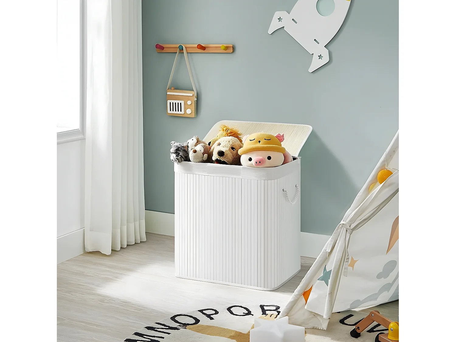 Wasmand met 3 compartimenten en verwijderbare zakken van bamboe en wit