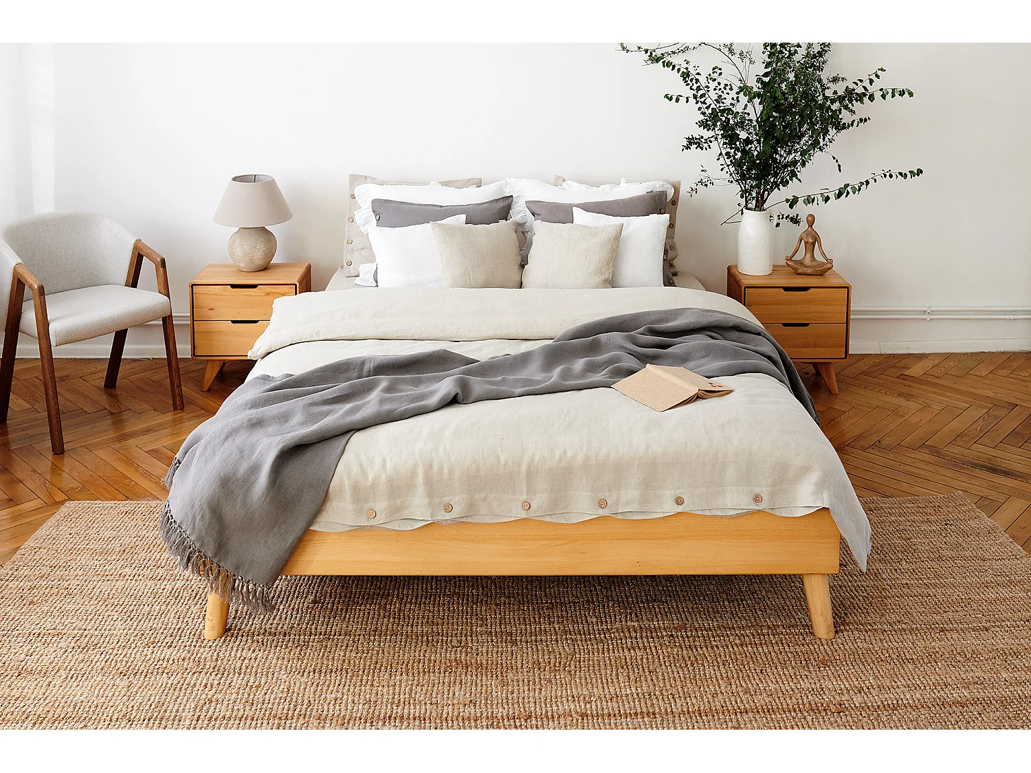 GREG - Bettgestell aus Kernbuche, naturgeölt 180x200