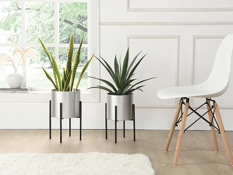 Lot de 2 cache-pots sur pied en métal - D.25 x H.39 et D. 23 x H.35.5 - Argenté et noir  - EDMEE