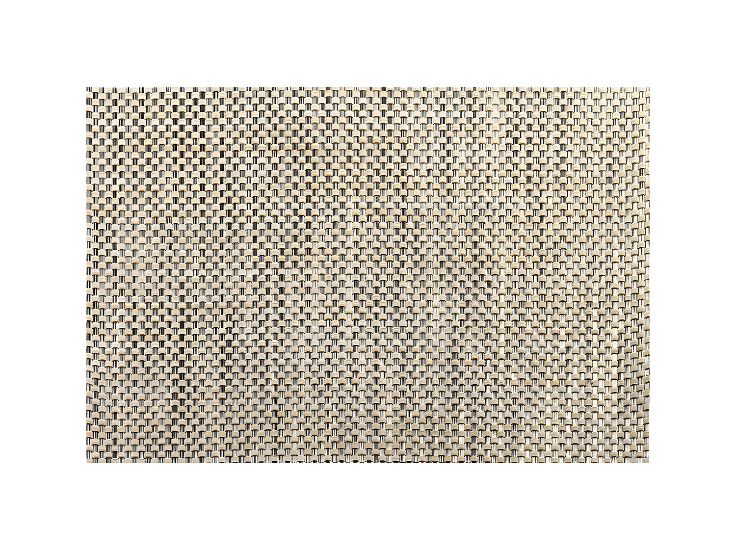 Mantel individual trenzado de PVC gris natural.