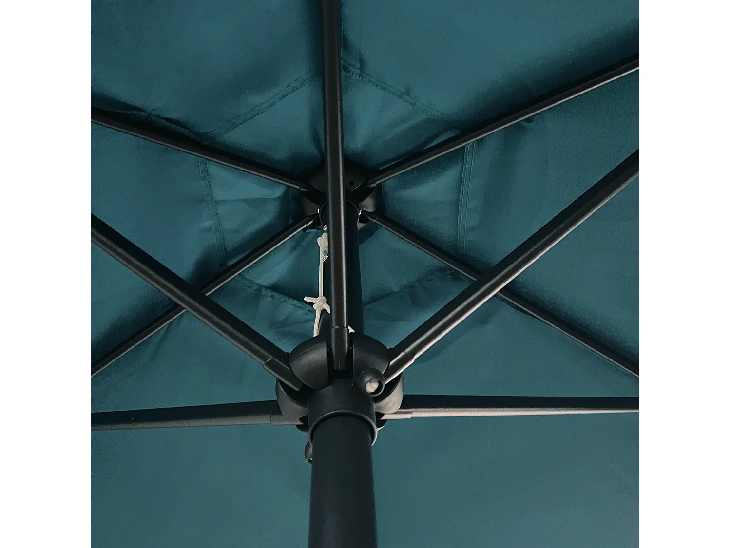 Gerader Sonnenschirm HAPUNA rund 2,70m Durchmesser blau