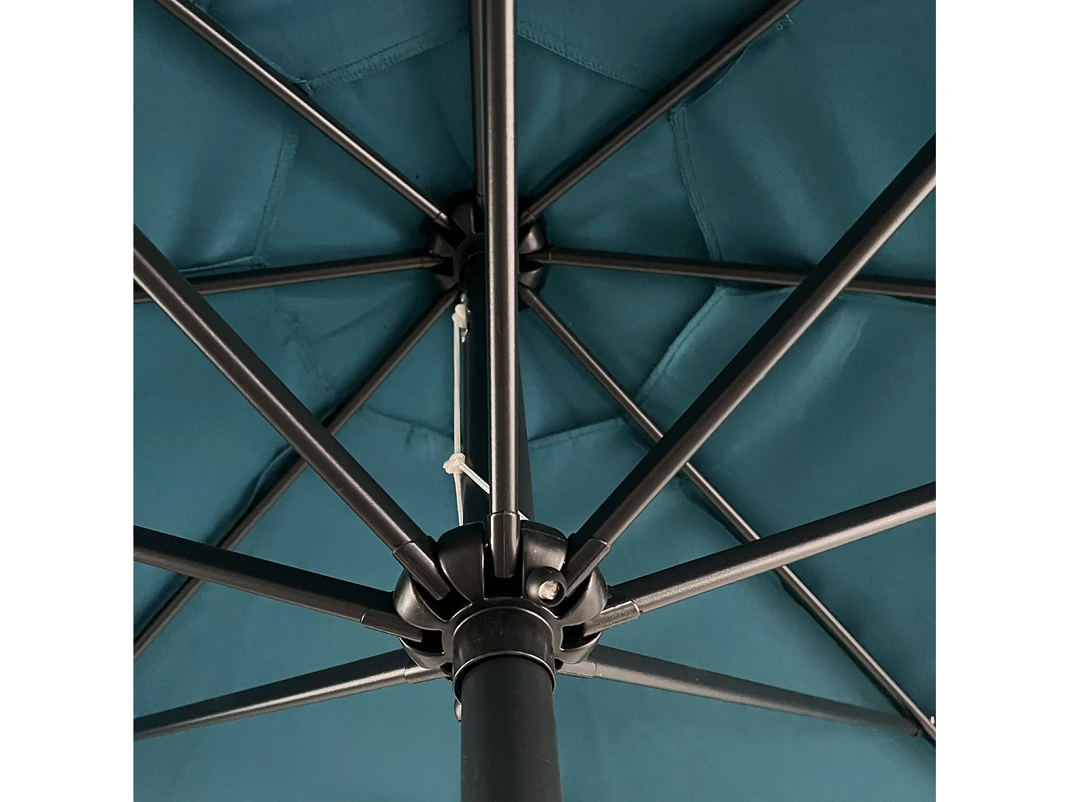 Parasol droit HAPUNA rond 3,30m de diamètre bleu - HAPPY GARDEN