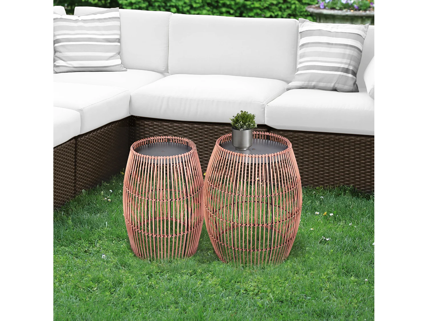 Teamson Home Muebles de Jardín para Exteriores, Pequeño, Redondo, para Patio, Mesa Auxiliar, Soporte para Plantas en Mimbre de Bambú