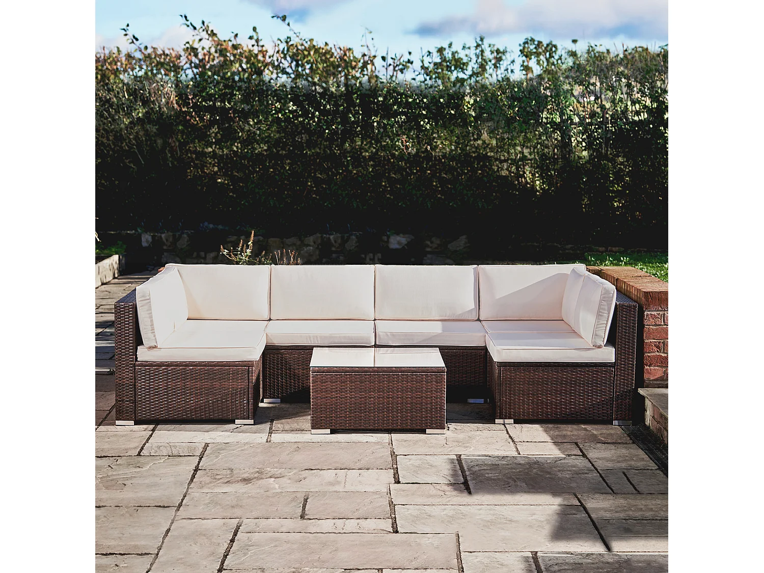 Teamson Home 7-Delige Grote Hoek Loungeset - Tuinmeubelen - Tuinbank - Omvat Tafel en Kussens - Rotan - Bruin/Wit