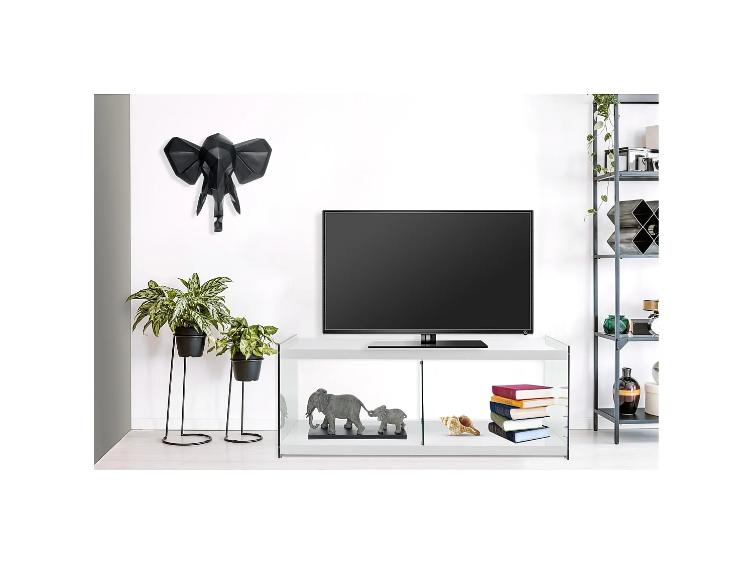 Meuble TV épuré en verre transparent avec étagères