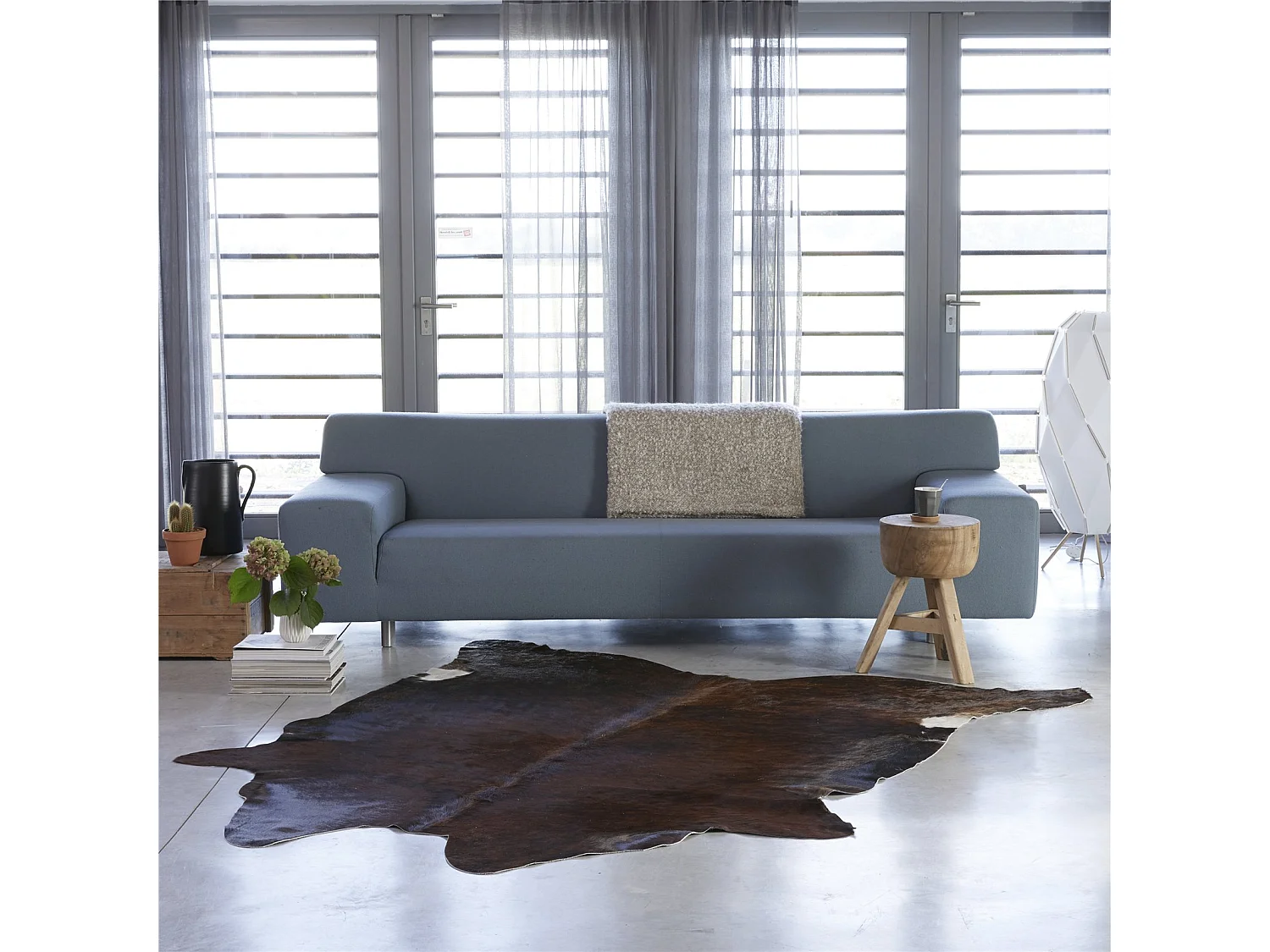 Peau de bovidé naturelle teintée brun et noir