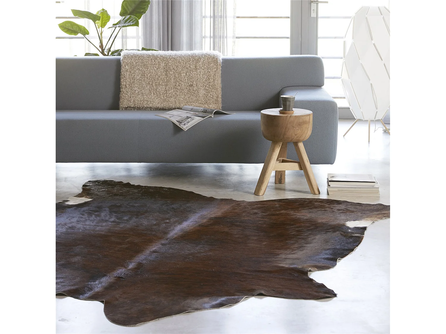 Peau de bovidé naturelle teintée brun et noir