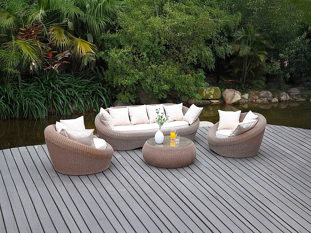 Salon de jardin en résine tressée marron : canapé, 2 fauteuils et table basse - WHITEHEAVEN de MYLIA