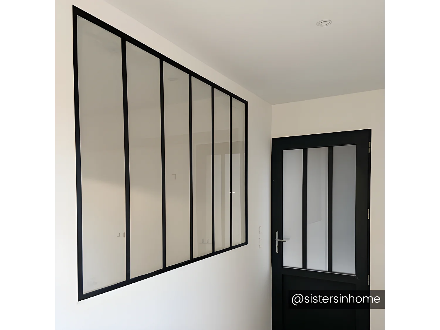 Divisória de vidro BAYVIEW em alumínio termolacado preto - 180x130 cm