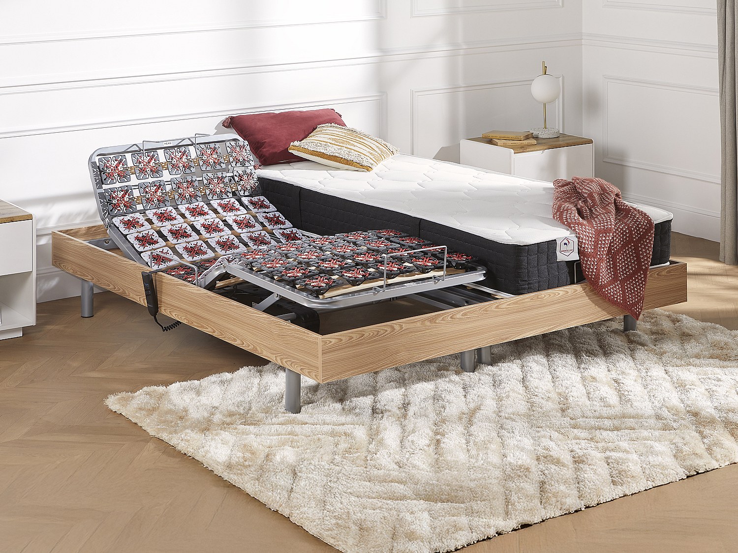Regulerbar seng 2 x 80 x 200 cm med pocketfjærer og memory foam madrass eik PHANES av YSMÉE