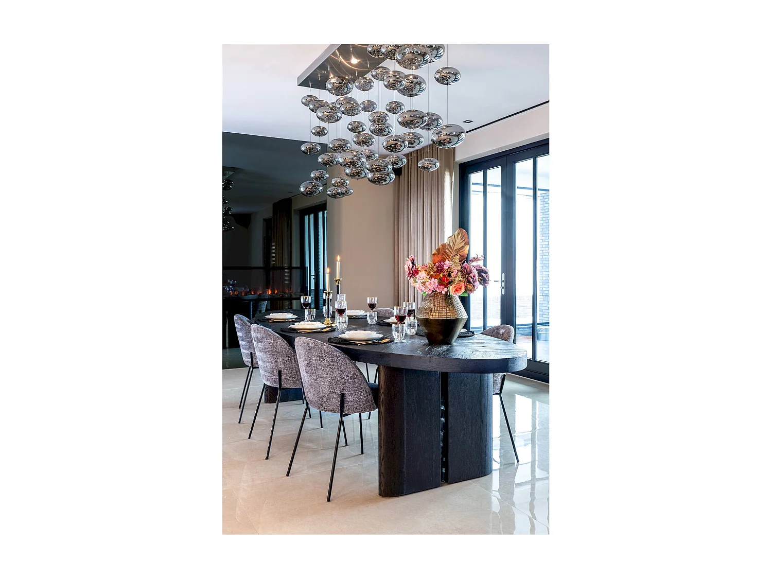 Table à Dîner Ovale en Bois Sombre avec Motif Chevron