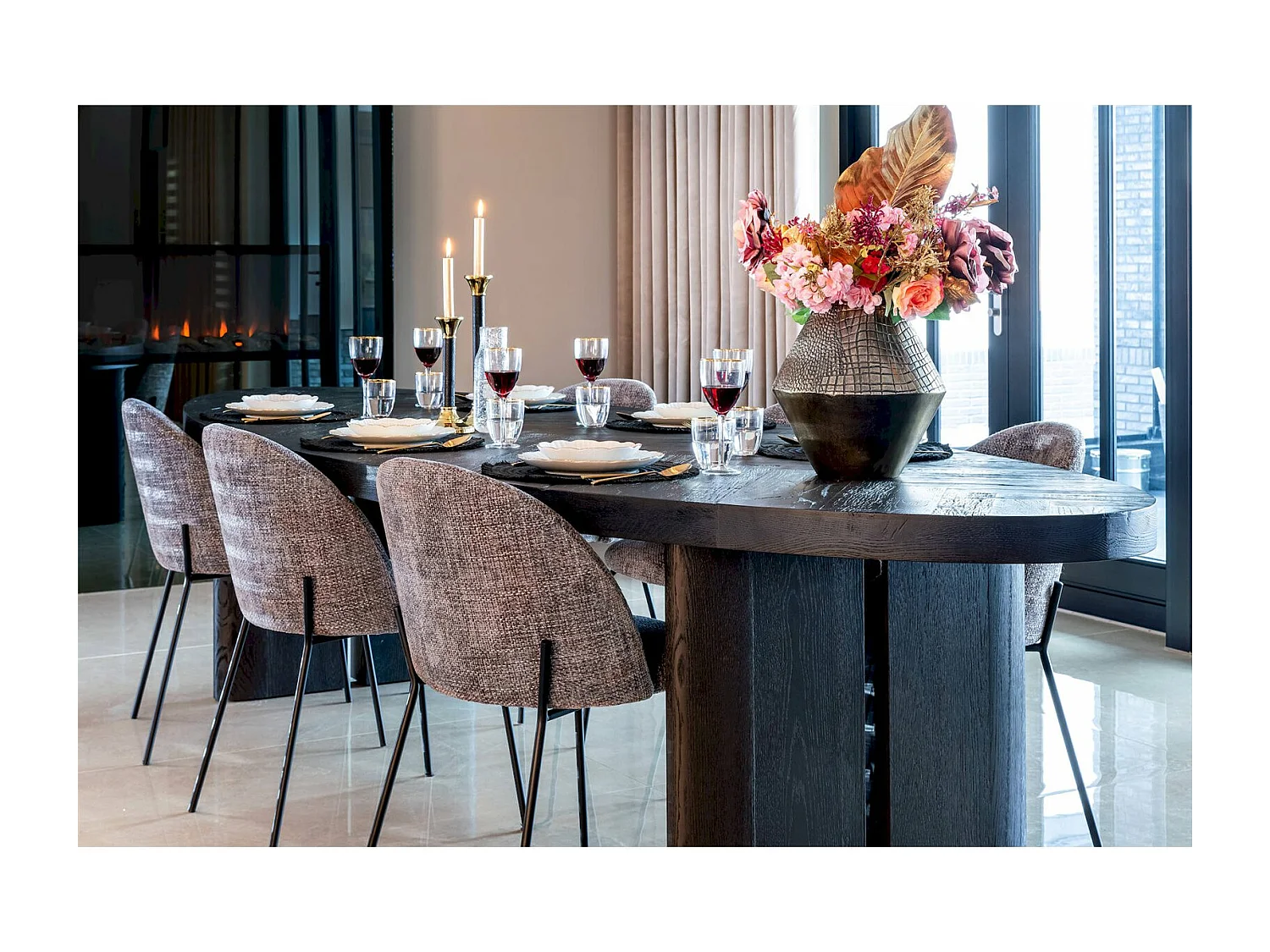 Table à Dîner Ovale en Bois Sombre avec Motif Chevron