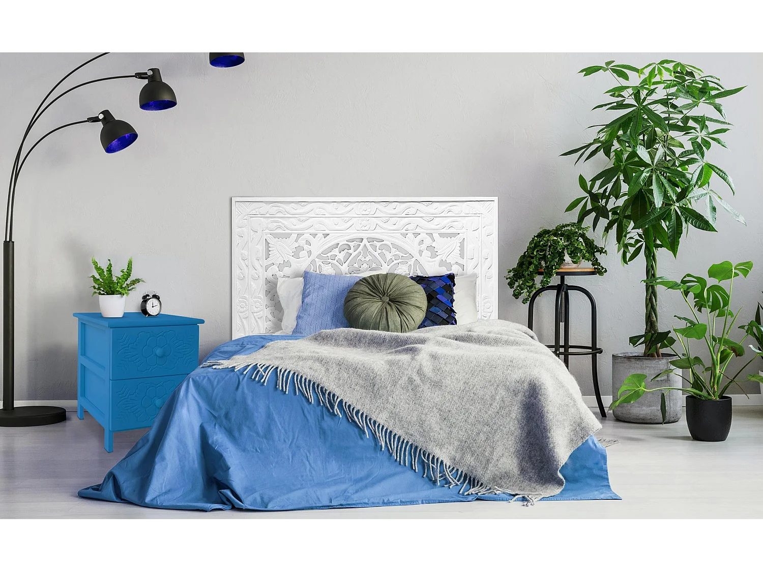 Table de chevet sculptée style marocain Chevignon L36cm Bois Bleu