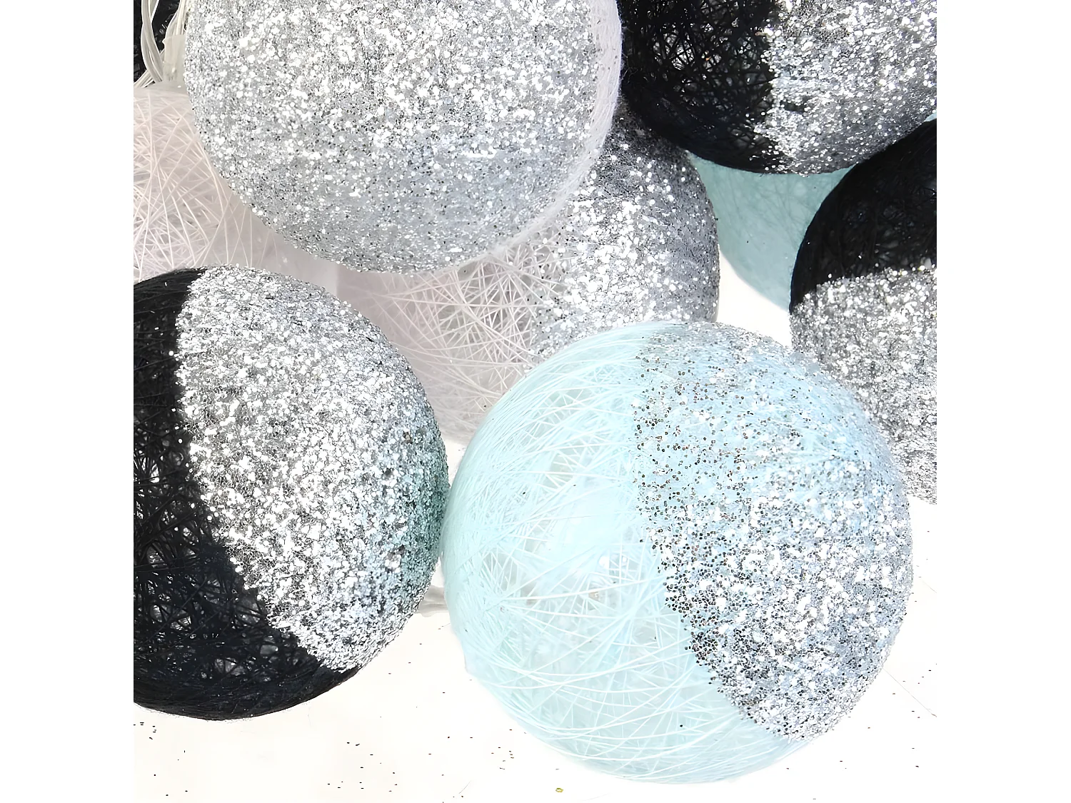 Guirlande lumineuse boules pailletées 16 leds (Lot de 2)