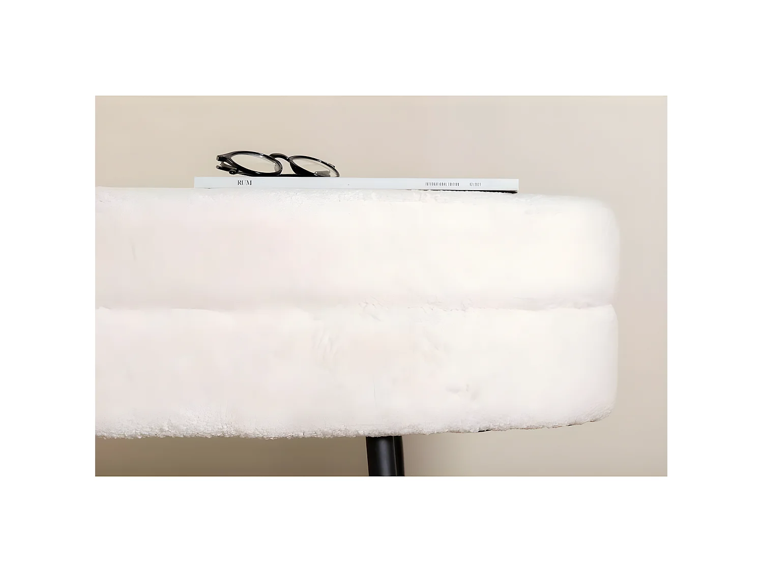 Panca ovale Otto in acciaio e poliestere