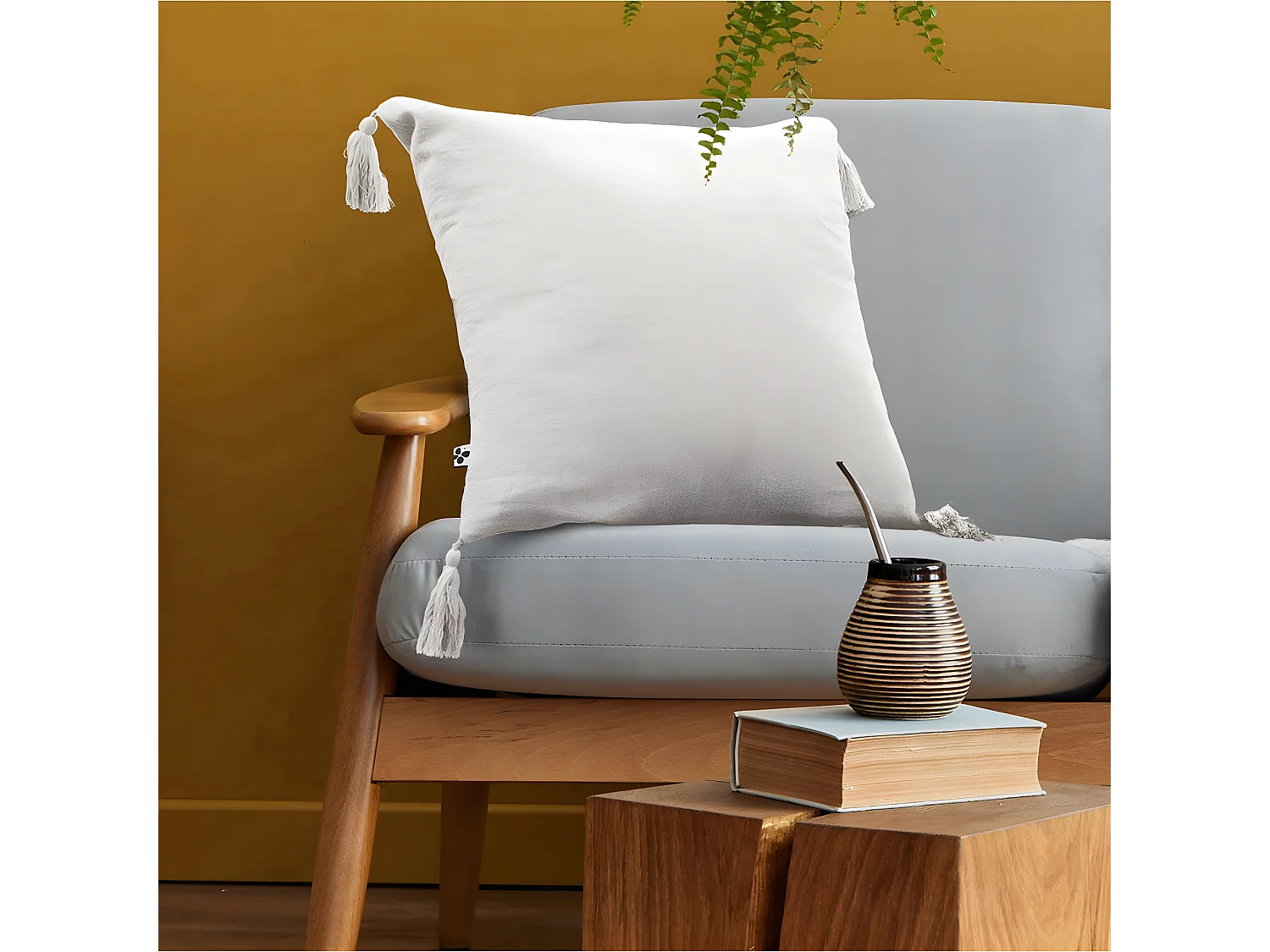 OUREA - Coussin Déhoussable 40x40cm avec Pompons Gaze de Coton Chantilly